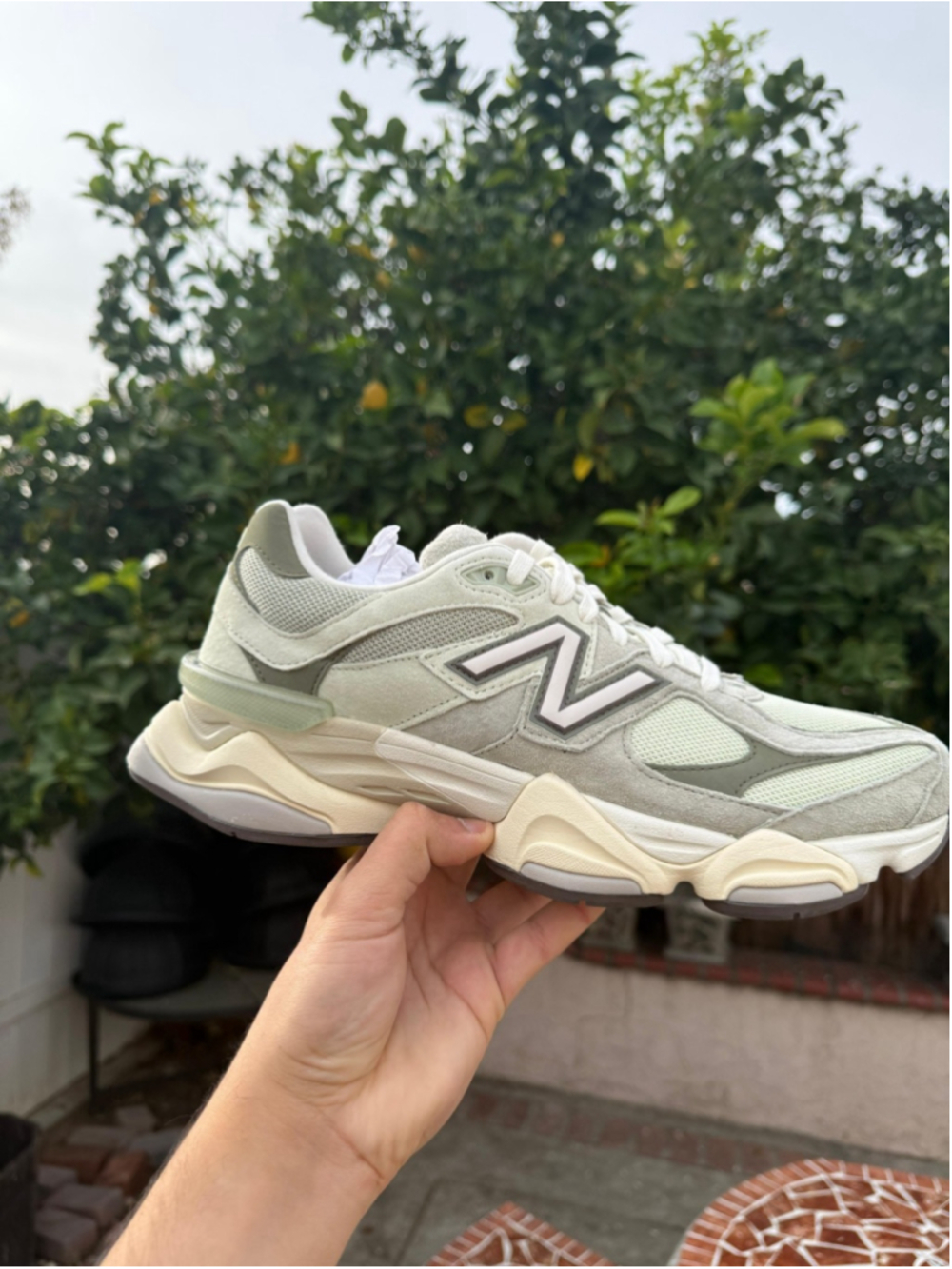 New Balance 9060 "Olivine" Green U9060EEC Size 10.5 USA Men Brand New